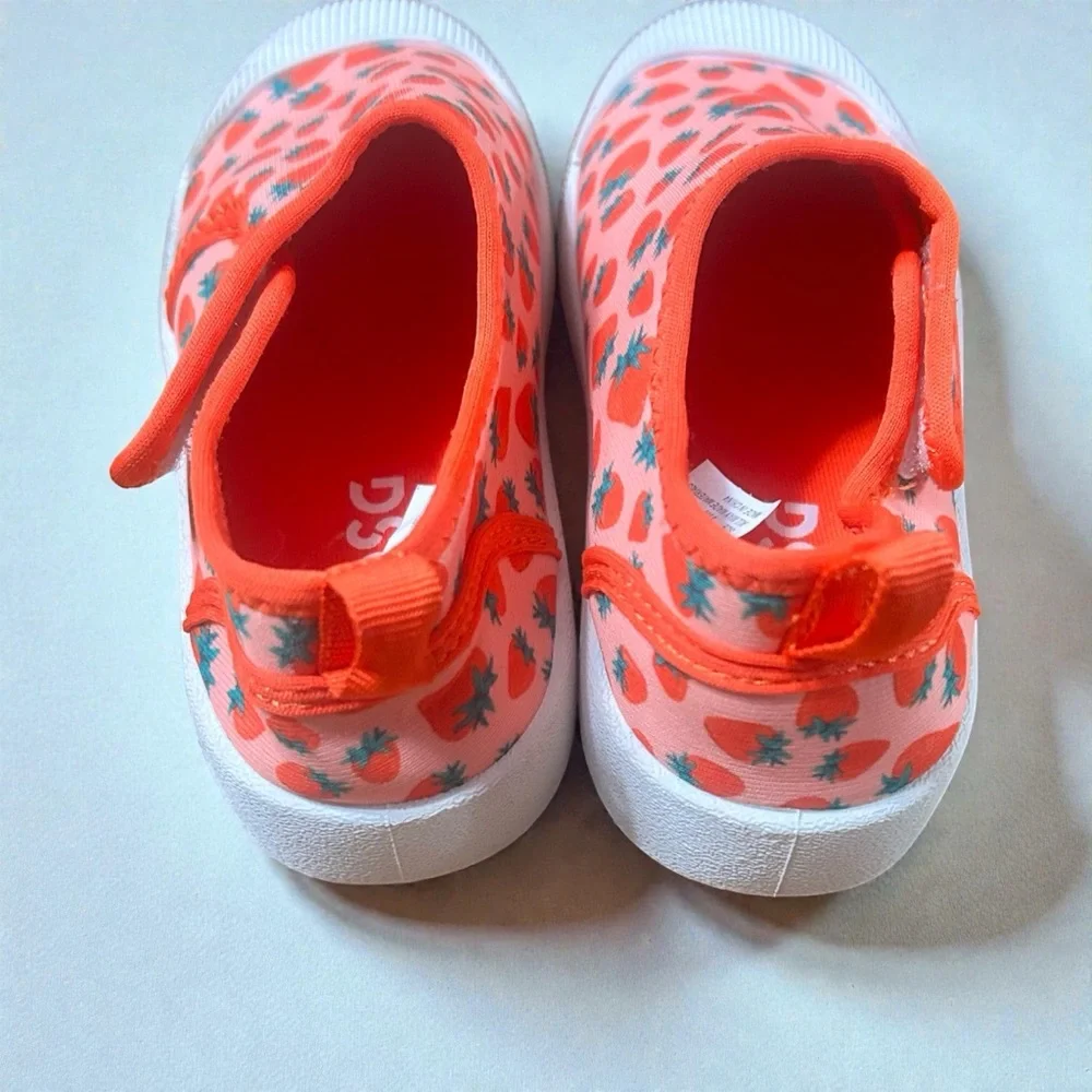 DSG Girls Strawberry Print Water Shoes | Size 11 | Excellent Condition